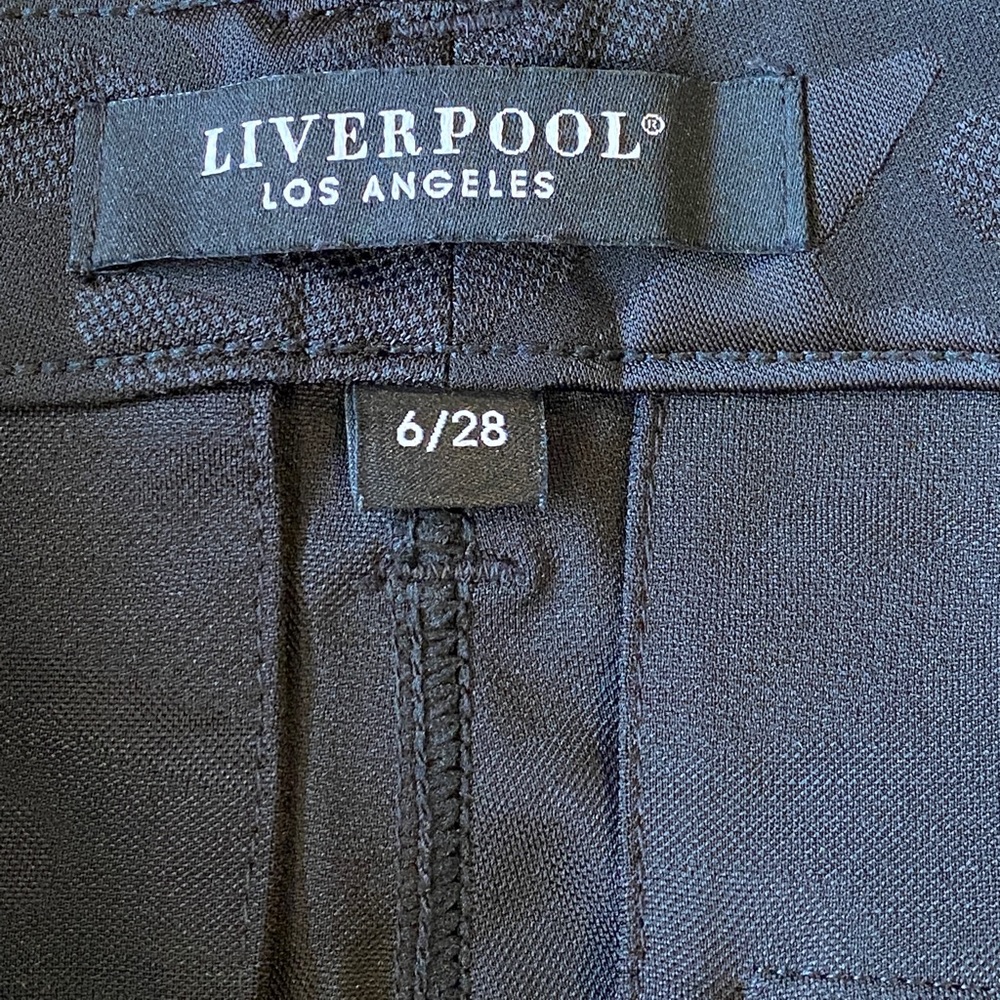 Liverpool Harleigh Crop Utility Pant In Black Camo - Picture 4 of 7